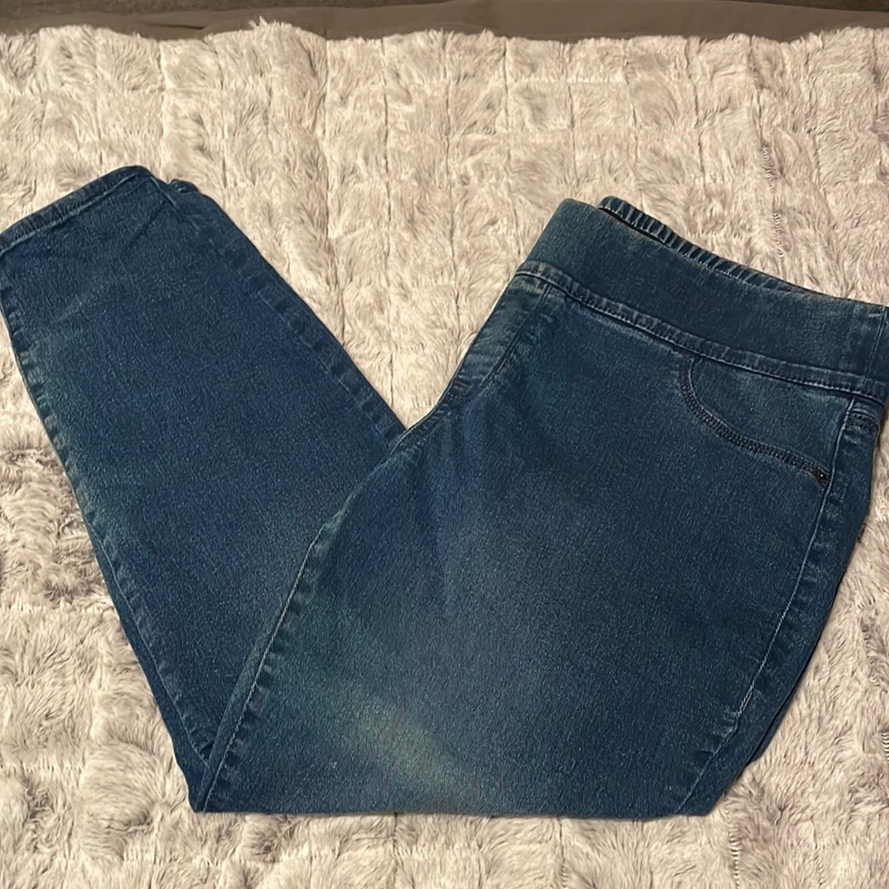 ⭐️ Old Navy Boot Cut Jeans